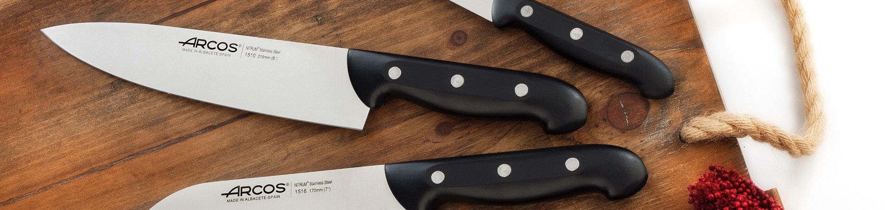 Coltello Santoku Lama in Acciaio Inox 170 mm ARCOS M/FIB.151600-BL Coltello Santoku Lama in Acciaio Inox 170 mm ARCOS M/FIB.151600-BL