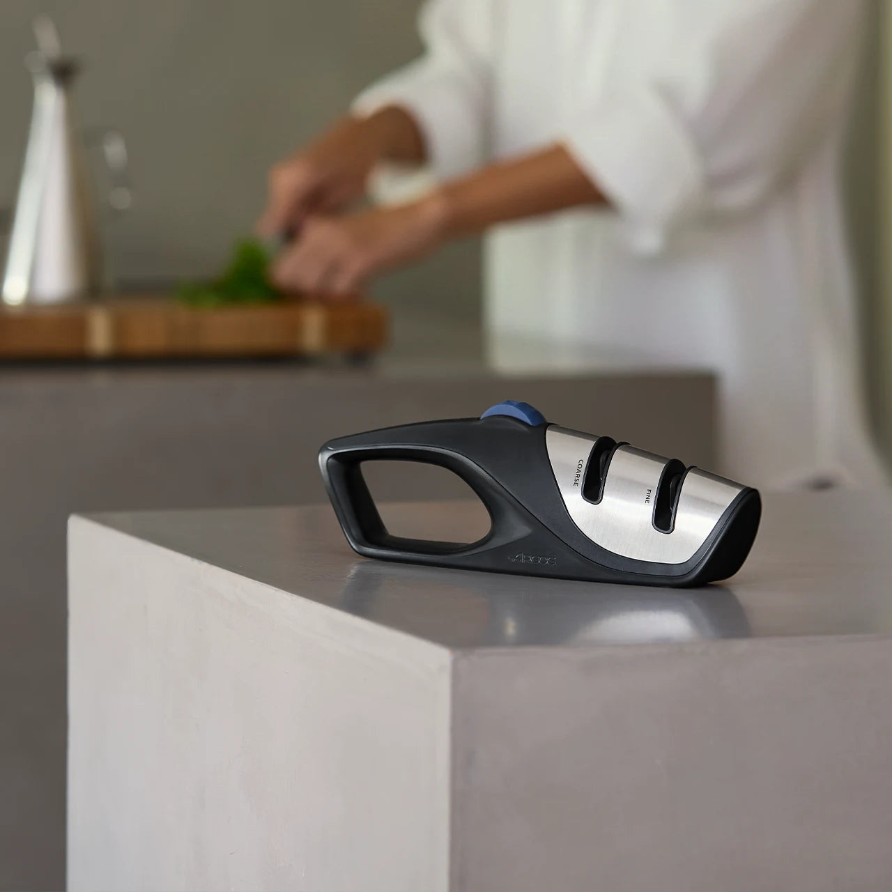 Aiguiseur de couteaux, 4 en 1 avec affûteur de couteaux manuel – Bouton d'angle réglable en 6 Aiguiseur de couteaux, 4 en 1 avec affûteur de couteaux manuel – Bouton d'angle réglable en 6
