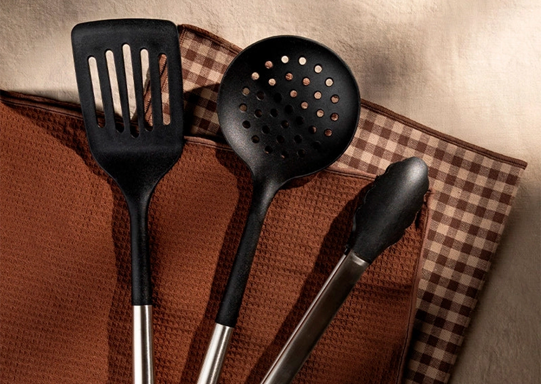 Utensilios de cocina ARCOS de acero inoxidable y silicona