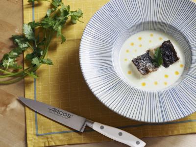Bacalao confitado con emulsión de pil-pil y crujiente de su piel
